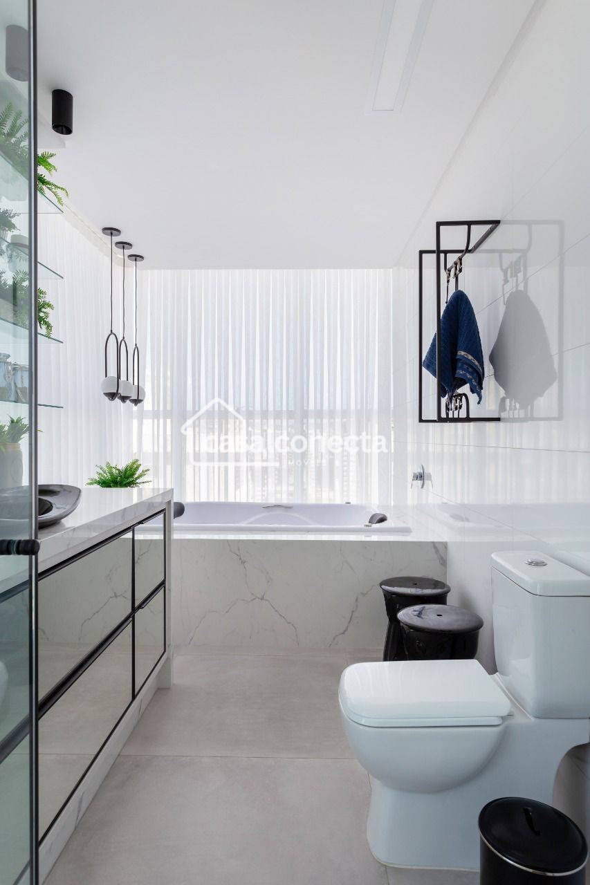 Banner - Cobertura à venda, no Condomínio Aguas Cristalinas,  em Itapema, Meia Praia, com 5 quartos, 380m²