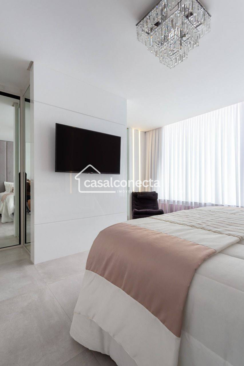 Cobertura à venda com 5 quartos, 380m² - Meia Praia,Itapema